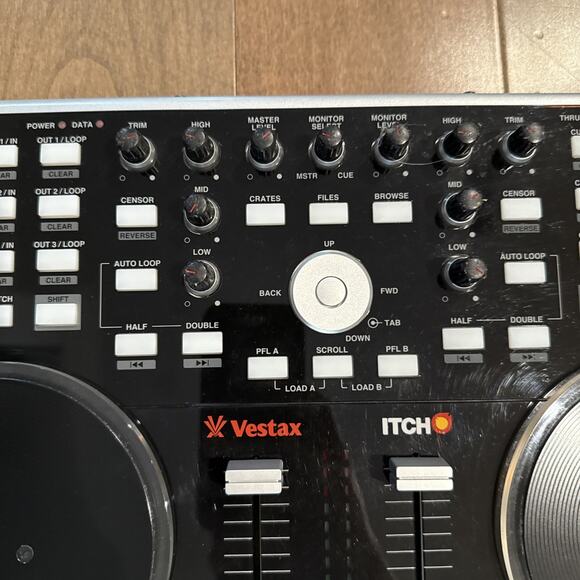 Vestax VCI-300 DJ Controller Console - Picture 4 of 10